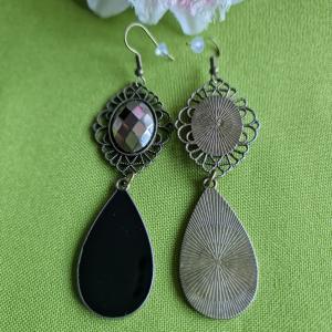 FÜL62 - Antik hatású köves beszúrós fülbevaló zománcozott lapkával