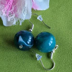 FÜL65 - Zöld gyöngy beakasztós fülbevaló ajándék rögzítővel