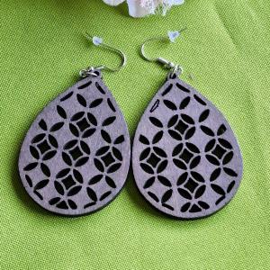 FÜL68 - Fa csepp alakú beakasztós fülbevaló ajándék rögzítővel