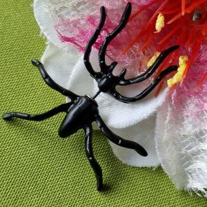 FÜL70 - Fekete PÓK beszúrós fülbevaló