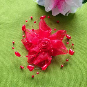 Gyöngyös szilikon szálas organza virág szatén rózsával -  piros piros szív