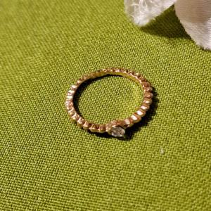 GYR78 - Arany színű köves gyerek hullámos acél karikagyűrű