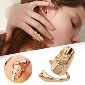 GYR98 - Arany színű strasszköves köröm gyűrű