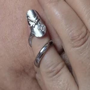 GYR99 - Ezüst színű strasszköves köröm gyűrű