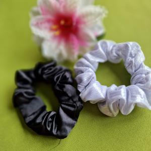 HAD178 - Hajgumi scrunchie - ezüst és fekete