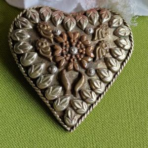 Kitűző, bross BRO421 - Antik hatású rosegold HAND made szív 55x58mm