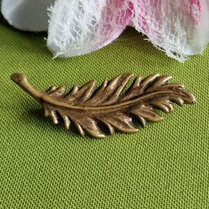 Kitűző, bross BRO426 - Óarany színű réz levélke 50x22mm