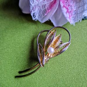 Kitűző, bross BRO443 - Antik hatású arany gyöngyös levelek 53x28mm