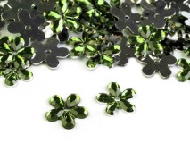 MAD31 - Olajzöld színű műanyag virág gyöngy Ø11mm