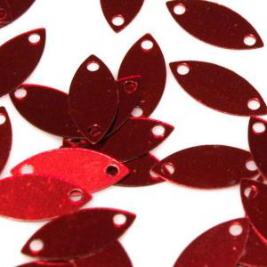 MAD57 - Piros színű levél alakú flitter 6x13mm