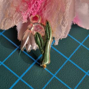 MED127 - Hóvirág  medál 16x24mm