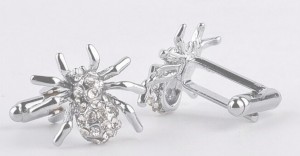 MNG03 - Kristály színű strasszköves, pók alakú mandzsettagomb, kézelőgomb