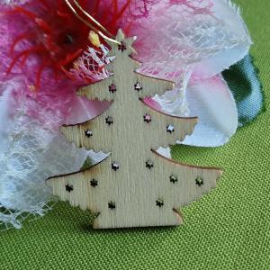 OTT105 - Karácsonyi fa dekor, Medál, DIY Kézművesség, Scrapbooking – Havas fenyőfa