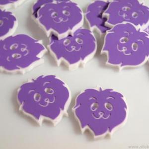 RÖV02 - Oroszlánfej alakú Levendula lila színű gomb 18mm