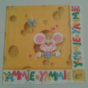 SZV07 Dekoupage - Egérke sárga alapon YAMMIE felírattal körben 2 rétegű szalvéta