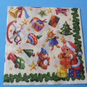 SZV09 Dekoupage - Ekrü alapon karácsonyi figurák 1 rétegű szalvéta