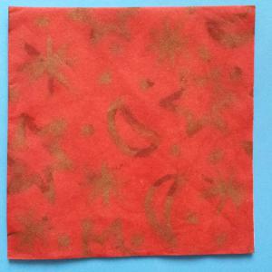 SZV21 Dekoupage - Piros alapon arany hold, csillag 3 rétegű szalvéta