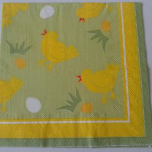 SZV49 Dekoupage - Zöld alapon sárga csibék, tojások 3 rétegű szalvéta
