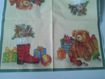 SZV63 Dekoupage - Maci ajándékokkal sárga alap 3 rétegű szalvétaa