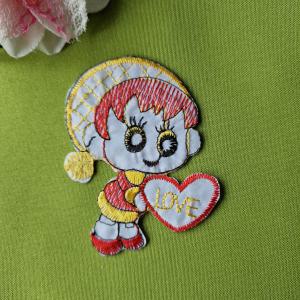 Vasalható KISLÁNY SZÍVVEL 55x78mm - JOBBRA NÉZŐ