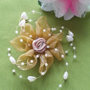 VIR12 - Gyöngyös szilikon szálas organza virág szatén rózsával - arany bézs szív