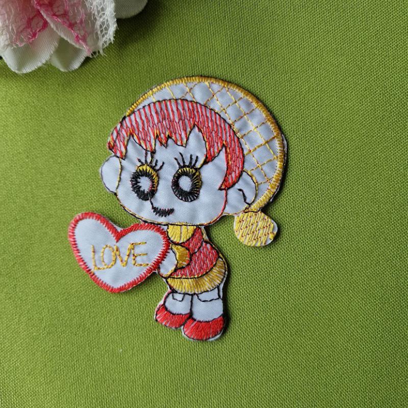 Vasalható KISLÁNY SZÍVVEL 55x78mm - BALRA NÉZŐ