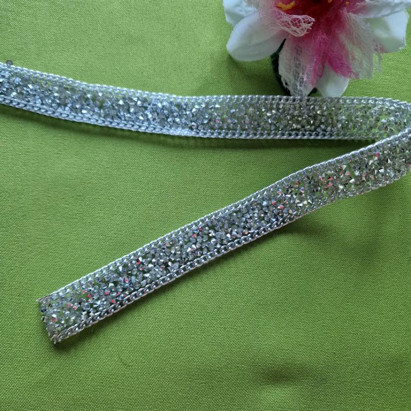 Vasalható szalag menyasszonyi öv készítéséhez - ezüst láncos, strasszköves