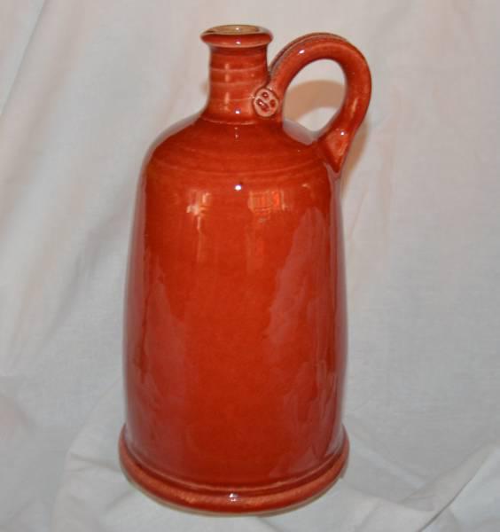 1,5 l-es szélestalpú palack, piros