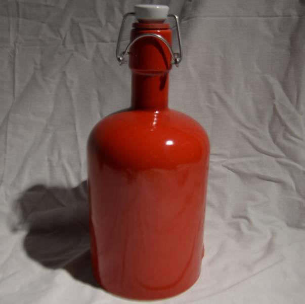 2 l-es csatos palack, piros