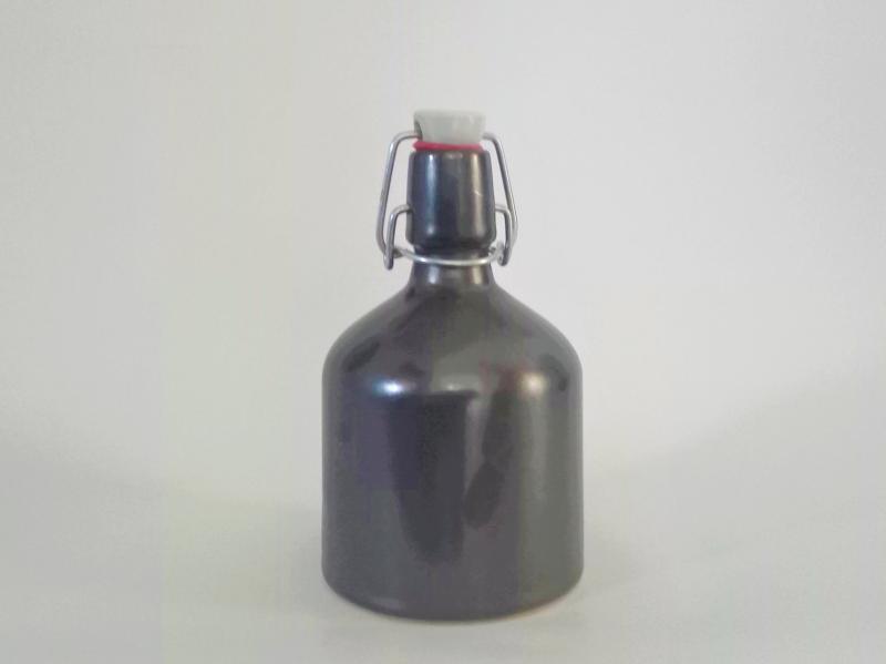 Fél literes csatos palack, grafit színű