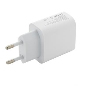 hálózati töltő USB és USB-C csatlakozással