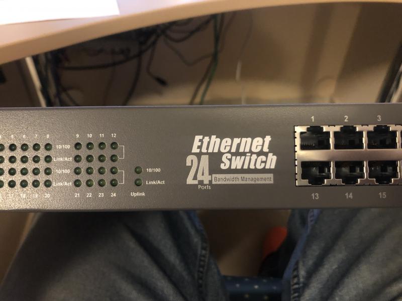 24 port switch 10/100 ethernet menedzselhető intelligens programozható
