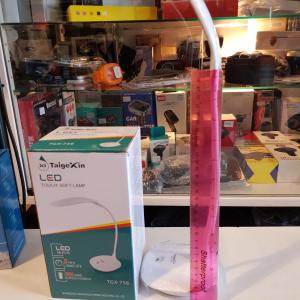Led light csiptetös asztali lámpa 2watt  vagy csíptetős