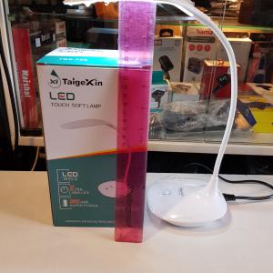 Led light csiptetös asztali lámpa 2watt  vagy csíptetős