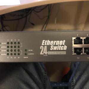 24 port switch 10/100 ethernet menedzselhető intelligens programozható
