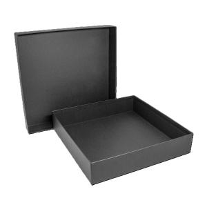 Nagyméretű prémium karton díszdoboz – 317×317×65 mm