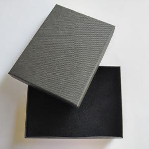 Prémium karton díszdoboz palaszürke színben – 120×90×20 mm