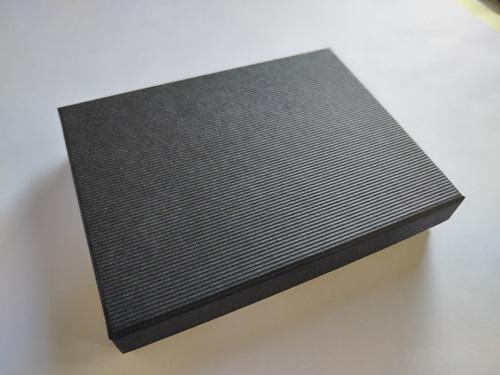 Prémium karton díszdoboz palaszürke színben – 120×90×20 mm