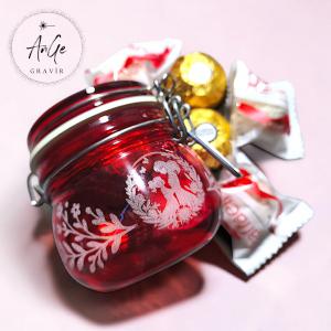 Gravírozott piros üveg