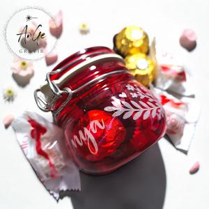 Gravírozott piros üveg