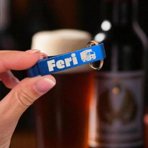 Sör nyitós kulcstartó, több színben