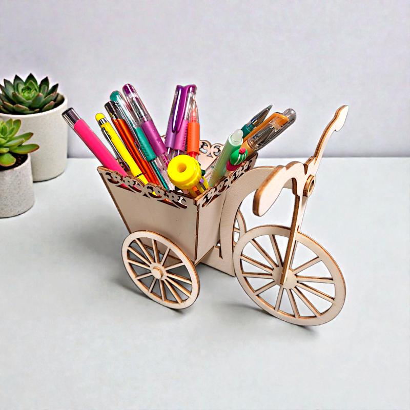 Kerékpáros asztali tolltartó