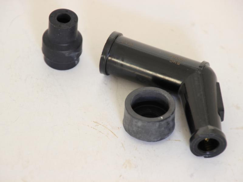 gyertyapipa 5Kohm 45° fekete M4 menetre NGK