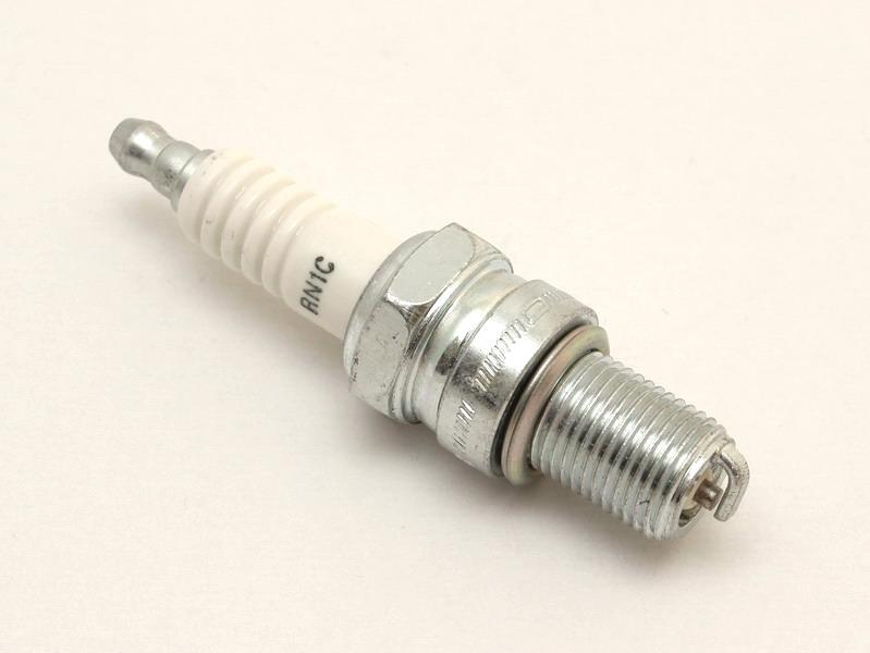 gyújtógyertya RN1C NRG-RUNNER-TYPHOON-ZIP CHAMPION