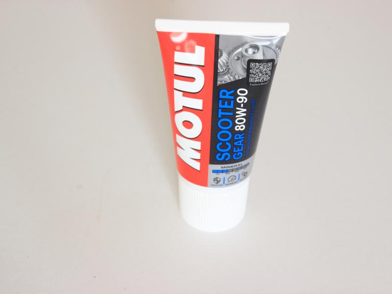 hajtóműolaj tubus robogóhoz  80W90 150ml. MOTUL