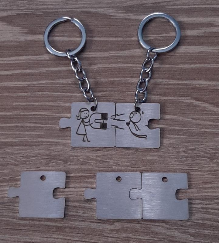 Egyedi acél kulcstartó, puzzle