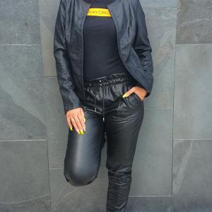 Gumis derekú műbőr Nadrág