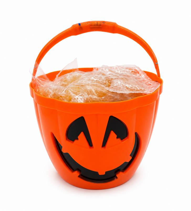 Halloween 1200g keménycukorka LED-es vödörben