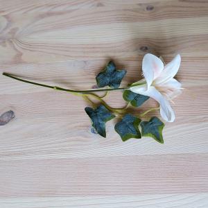 Liliom selyemvirág, rózsaszín. Virág mérete: 75x65 mm, teljes hossz: 30 cm