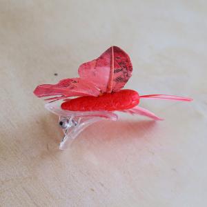 Pillangó (csipeszes), piros. Mérete: 50x25 mm
